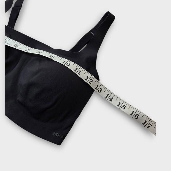 SKIMS Womens Black Naked Scoop Bralette Onyx Small/ DD Seamless - Picture 4 of 8